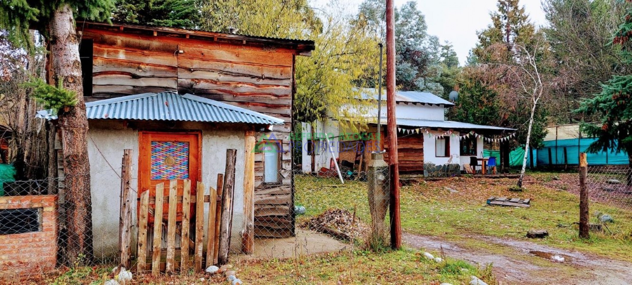 Casa y Cabaña en terreno con costa de rio