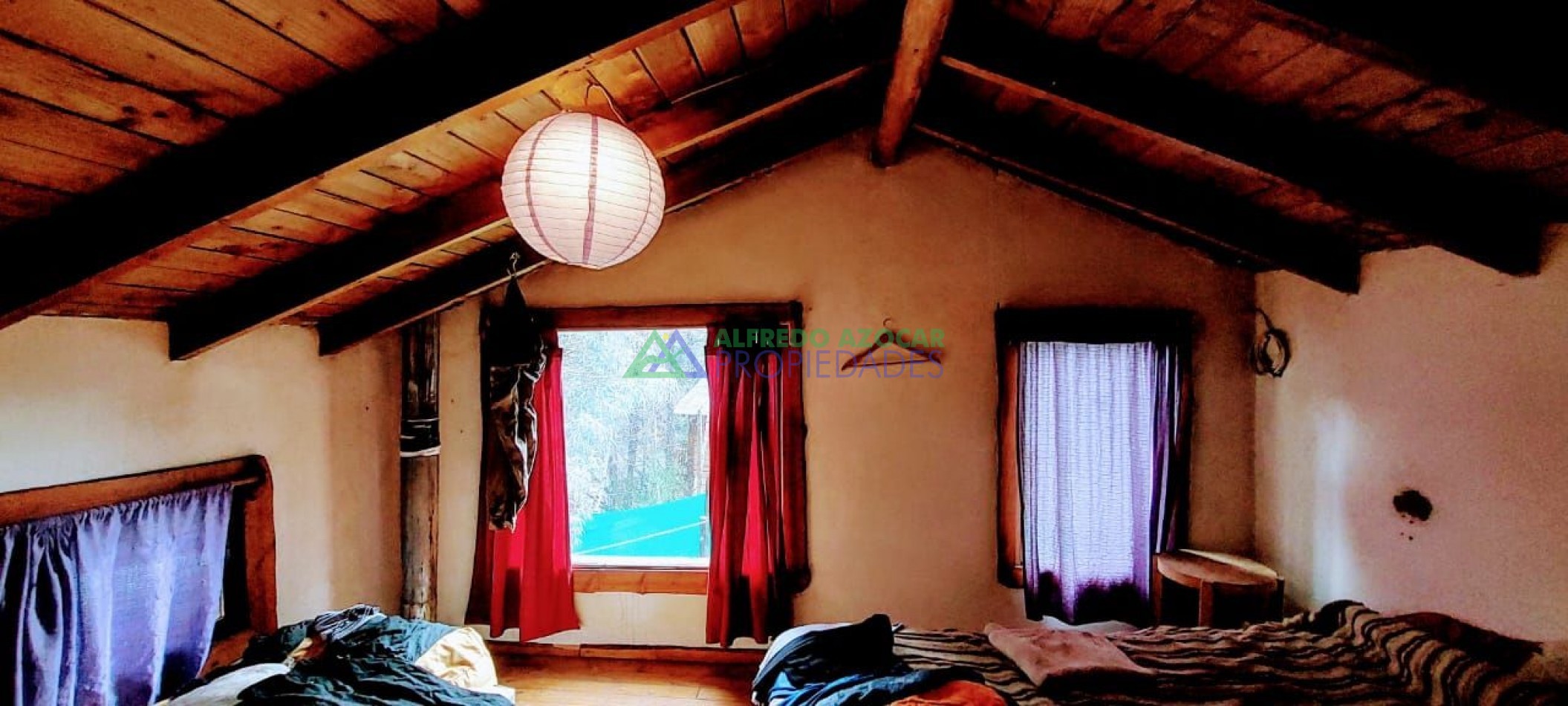 Casa y Cabaña en terreno con costa de rio