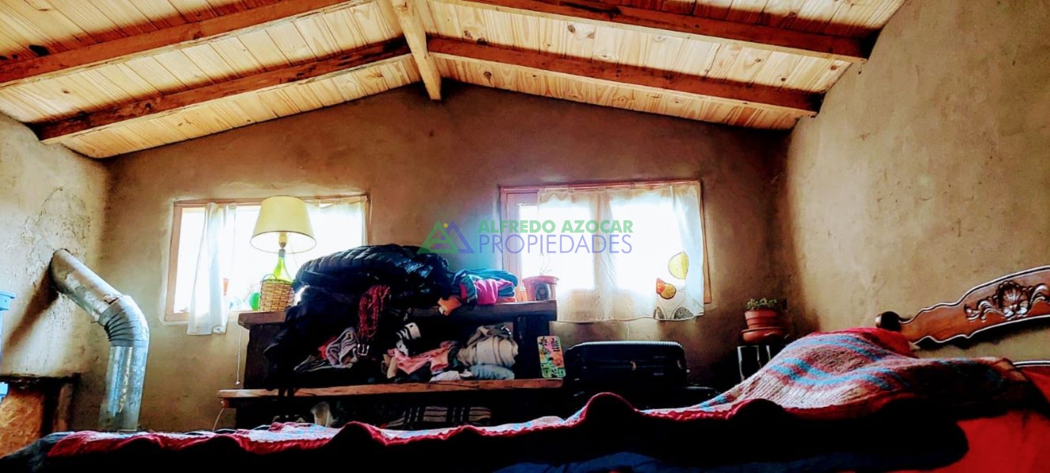 Casa y Cabaña en terreno con costa de rio