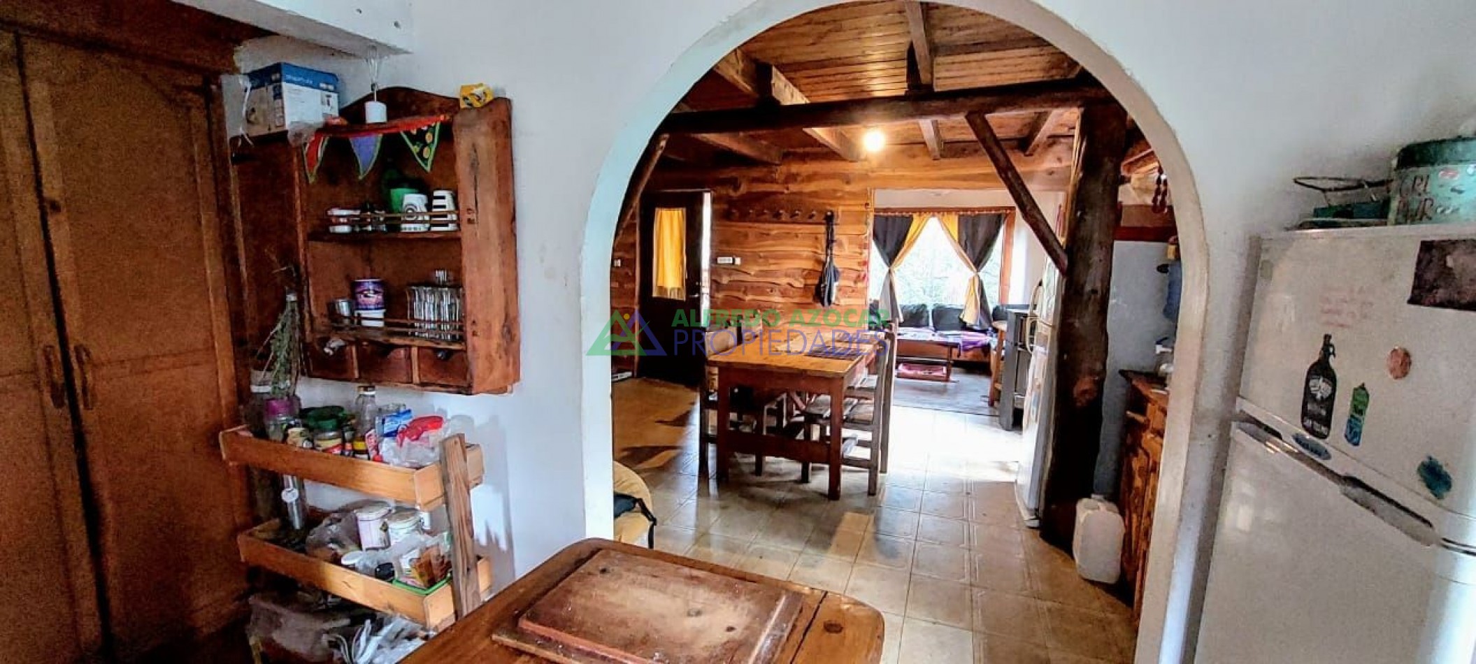 Casa y Cabaña en terreno con costa de rio