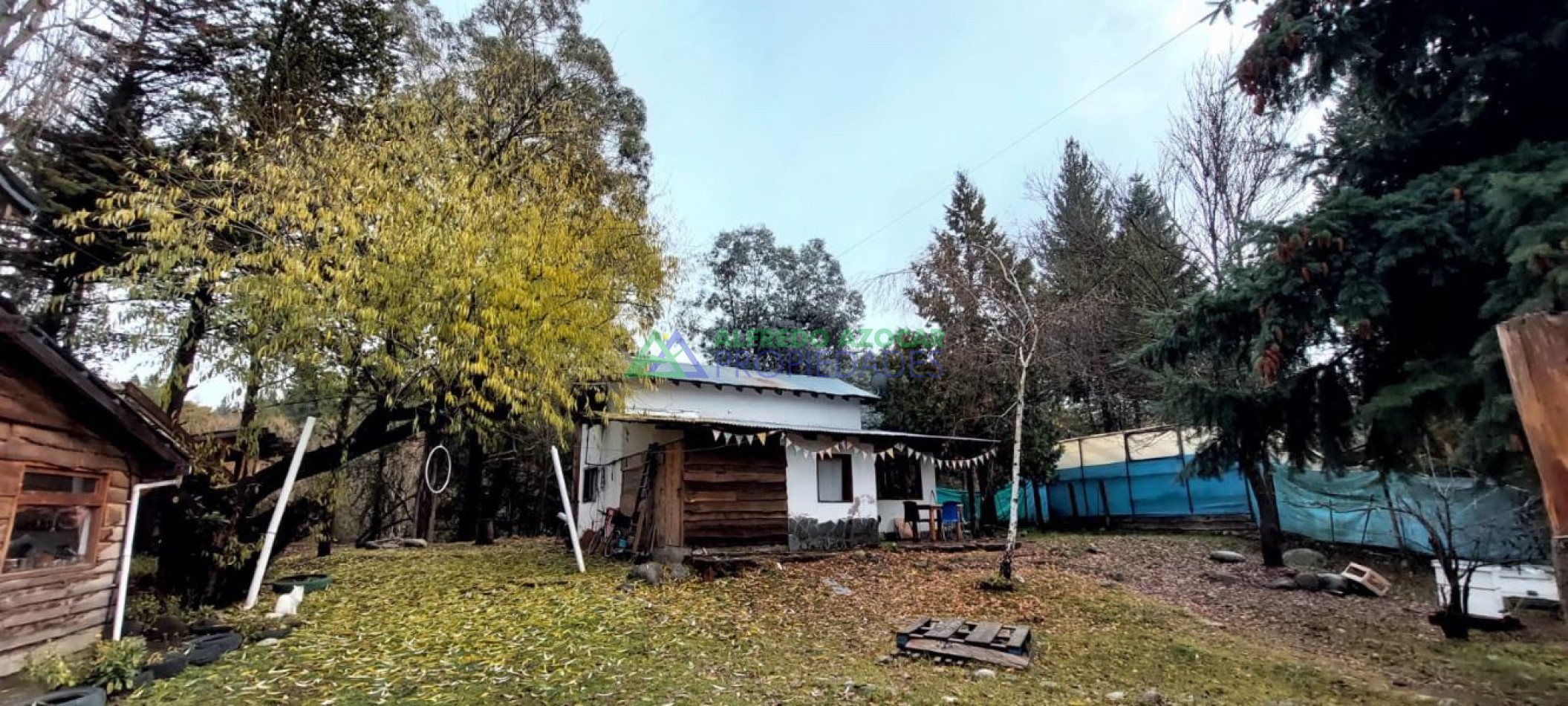 Casa y Cabaña en terreno con costa de rio