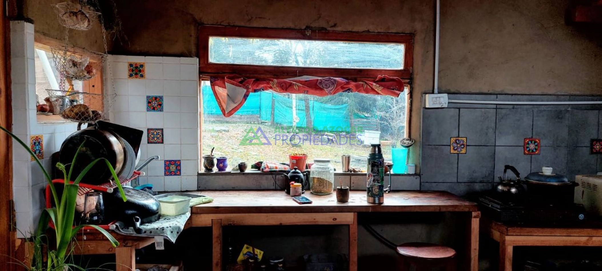 Casa y Cabaña en terreno con costa de rio