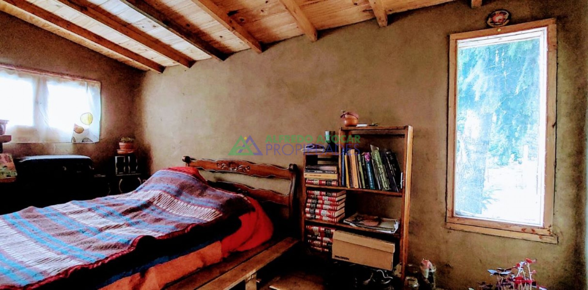 Casa y Cabaña en terreno con costa de rio